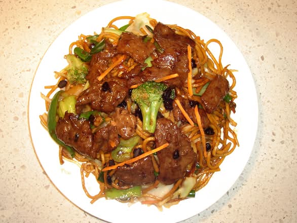 Black Pepper Beef Noodle 
